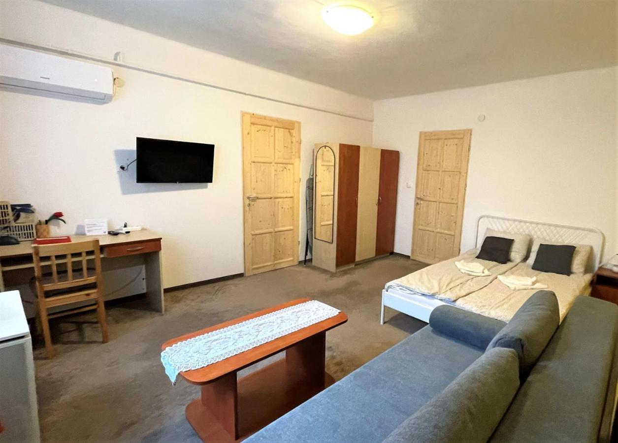 Evi Apartman Эгер Экстерьер фото
